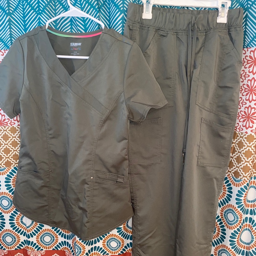 Set Of 2 Scrubstar Jogger Style Scrub Set Hunter Gree… Gem